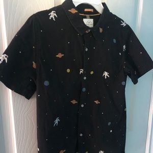 Space sleeveless dress shirt